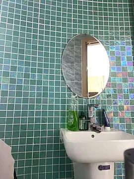 Snapshot of Swee-x1 chatting on 03.02.26 Swee-x1 online show from 03.02.26