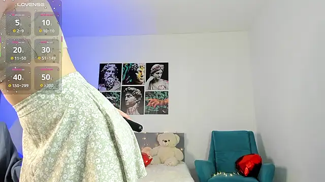 Snapshot of squeezyteasy chatting on 03.04.26 squeezyteasy online show from 03.04.26