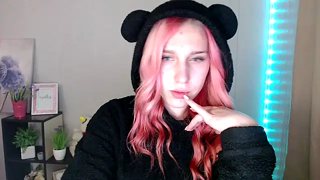 Scarlett lil online show from 04.20.26