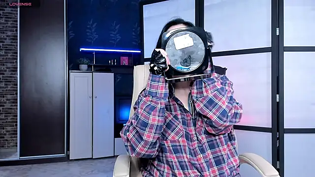 Lucky Milf online show from 04.05.26