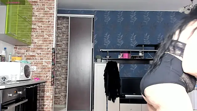 Snapshot of Lucky_Milf chatting on 05.28.26 Lucky Milf online show from 05.28.26