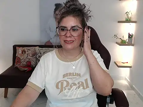 LayahNoir online show from 03.18.26