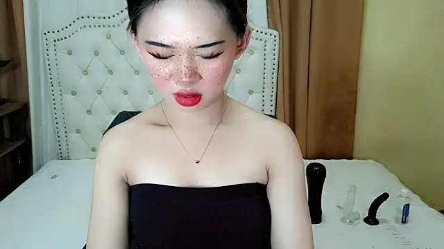 Snapshot of Seductive_sophie chatting on 06.09.26 Seductive sophie online show from 06.09.26