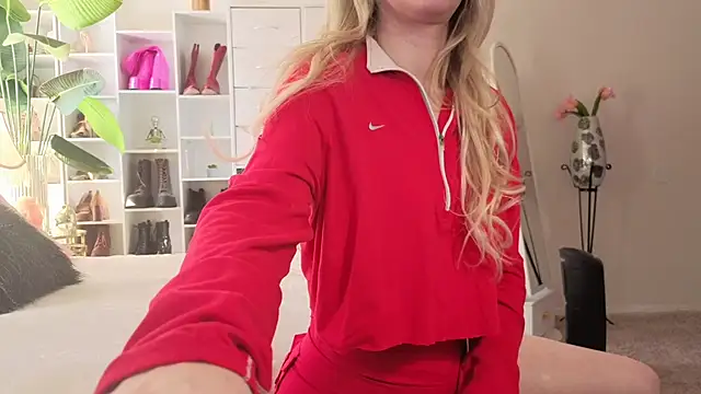 Snapshot of polly_peach chatting on 03.04.26 polly peach online show from 03.04.26