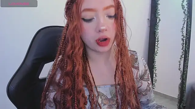 Snapshot of Kloeraize chatting on 07.17.26 Kloeraize online show from 07.17.26