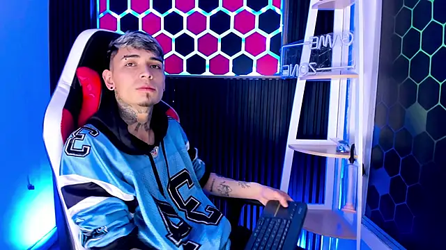 Max Hader  online show from 04.12.26