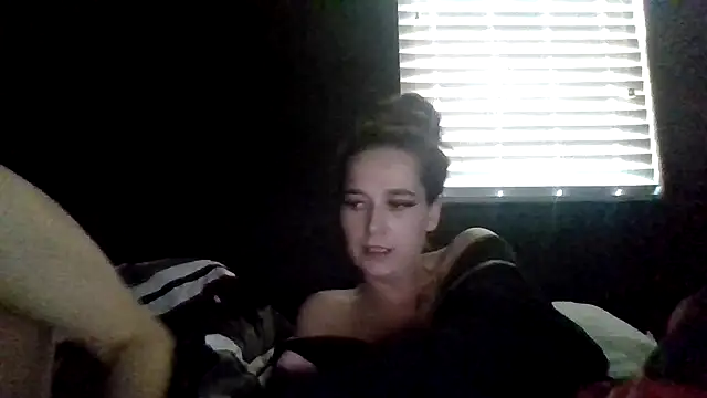 Snapshot of TallHungandCloudy69 chatting on 05.18.26 TallHungandCloudy69 online show from 05.18.26