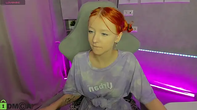 Emma Dusk online show from 04.21.26