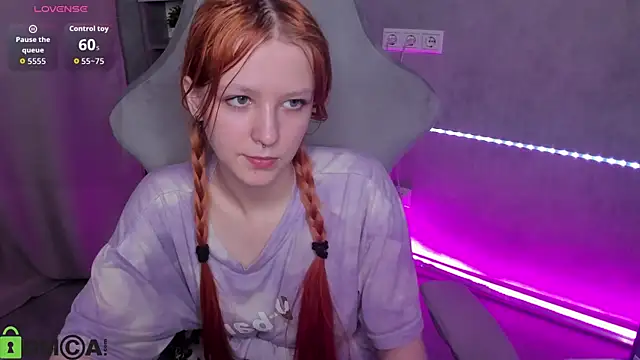 Emma Dusk online show from 05.16.26