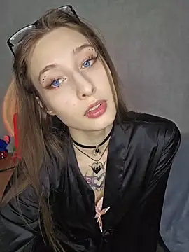 Emma Willson online show from 04.11.26