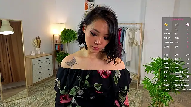 SuzySult online show from 03.14.26