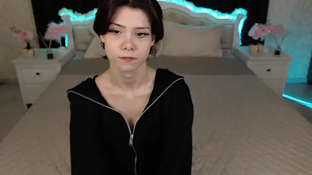 Snapshot of llittle-peachh chatting on 03.02.26 llittle-peachh online show from 03.02.26