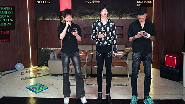 Snapshot of RL-2 chatting on 03.04.26 RL-2 online show from 03.04.26