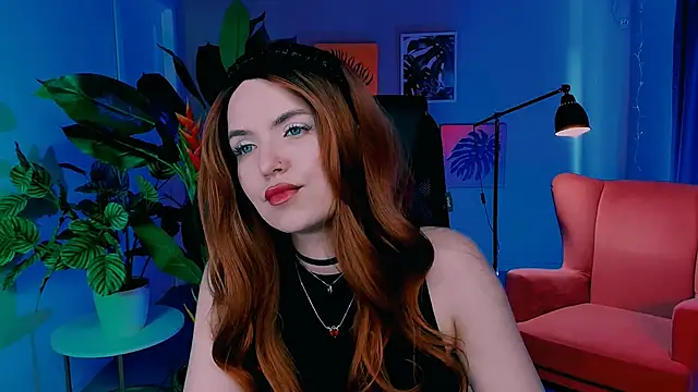 Snapshot of AliceSmite chatting on 05.13.26 AliceSmite online show from 05.13.26