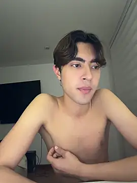 Snapshot of MatthewMoore_ chatting on 05.19.26 MatthewMoore online show from 05.19.26