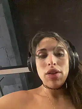 sweetwanda online show from 04.14.26