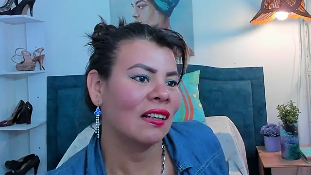 KiaraXMilf online show from 03.05.26