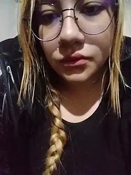 Snapshot of samanthachop chatting on 06.18.26 samanthachop online show from 06.18.26