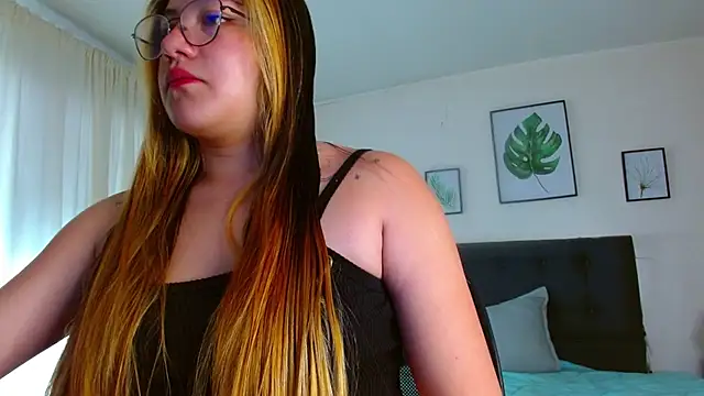 Snapshot of samanthachop chatting on 06.27.26 samanthachop online show from 06.27.26