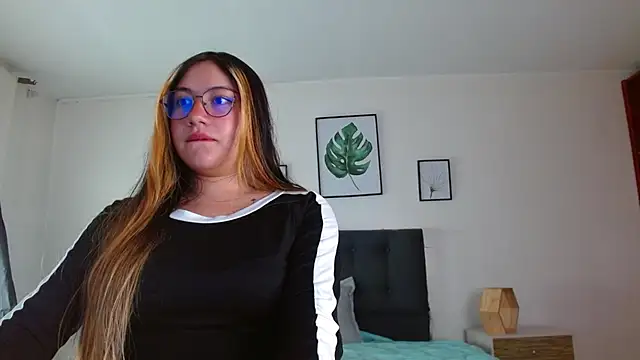 Snapshot of samanthachop chatting on 06.30.26 samanthachop online show from 06.30.26