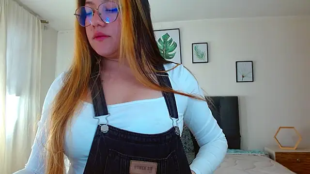 Snapshot of samanthachop chatting on 07.28.26 samanthachop online show from 07.28.26