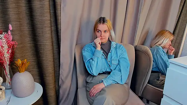 AveIinaStromain online show from 03.05.26