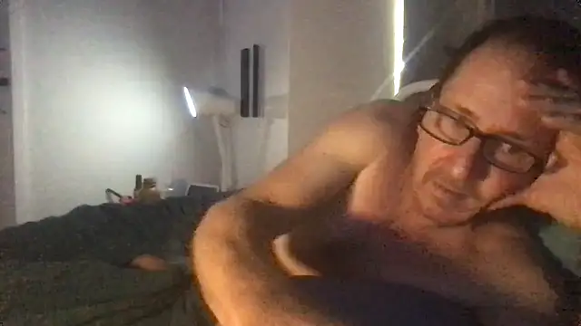 Snapshot of MrBombasticxxx chatting on 05.04.26 MrBombasticxxx online show from 05.04.26
