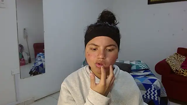Snapshot of kimmyfuckass chatting on 06.17.26 kimmyfuckass online show from 06.17.26