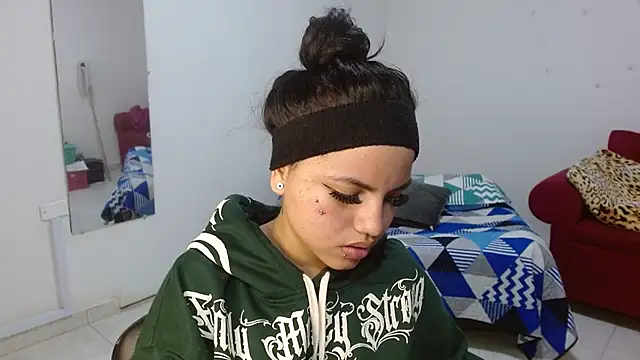 Snapshot of kimmyfuckass chatting on 06.20.26 kimmyfuckass online show from 06.20.26