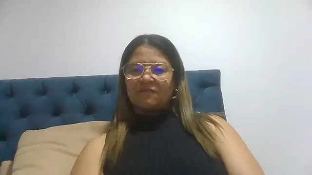 Jiwon Han online show from 04.12.26