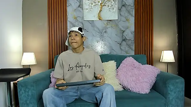 SKINNY BOYXXX online show from 03.07.26