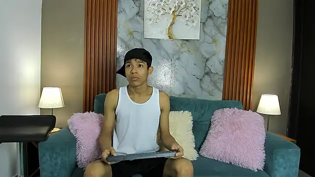 SKINNY BOYXXX online show from 03.08.26