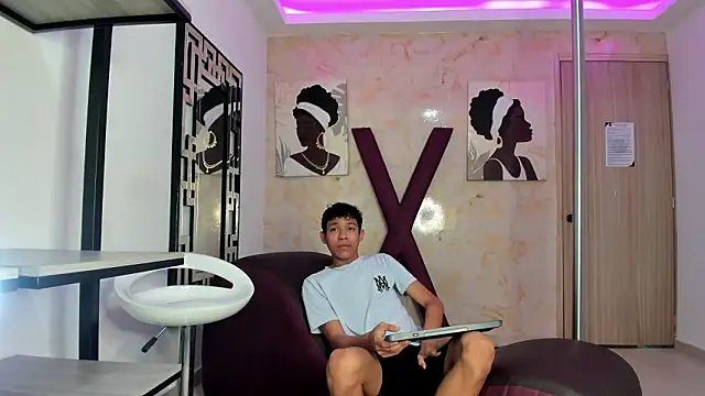 SKINNY BOYXXX online show from 03.25.26