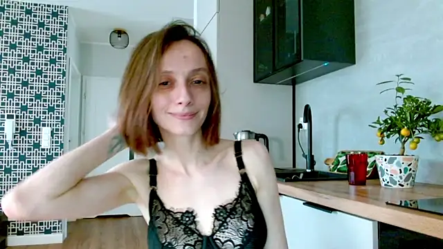 Snapshot of misssweet chatting on 06.08.26 misssweet online show from 06.08.26