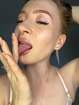 Little Candy 18 online show from 07.24.26