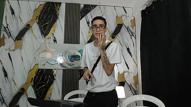 SKYN MAN online show from 04.18.26