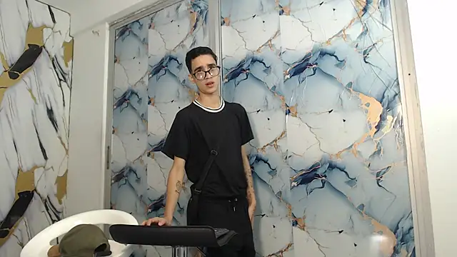 SKYN MAN online show from 04.19.26