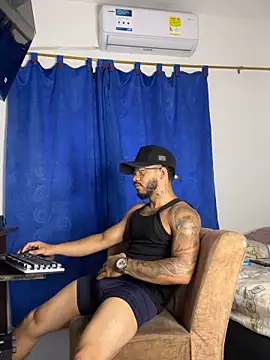 Snapshot of Kenny_romano chatting on 03.04.26 Kenny romano online show from 03.04.26