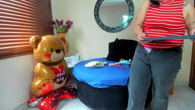 Maye Milf  online show from 03.24.26