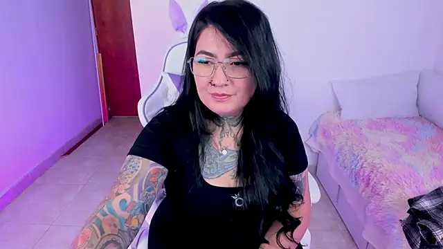 Snapshot of heeyy_kitty chatting on 07.14.26 heeyy kitty online show from 07.14.26