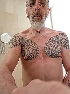 Snapshot of XXX666HEIL chatting on 03.26.26 XXX666HEIL online show from 03.26.26