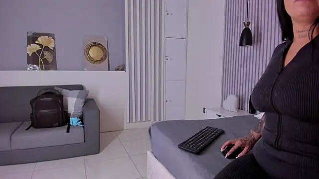 ManuelaMontes  online show from 04.15.26