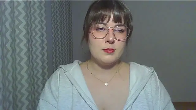 Snapshot of ClaraHard chatting on 06.08.26 ClaraHard online show from 06.08.26