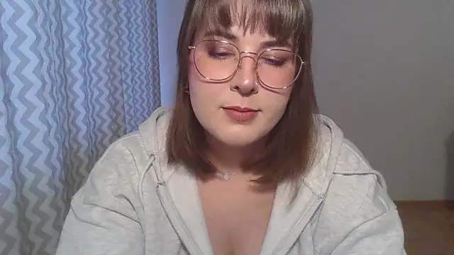 Snapshot of ClaraHard chatting on 06.11.26 ClaraHard online show from 06.11.26