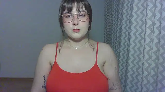 Snapshot of ClaraHard chatting on 06.24.26 ClaraHard online show from 06.24.26