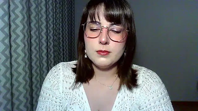 Snapshot of ClaraHard chatting on 07.06.26 ClaraHard online show from 07.06.26