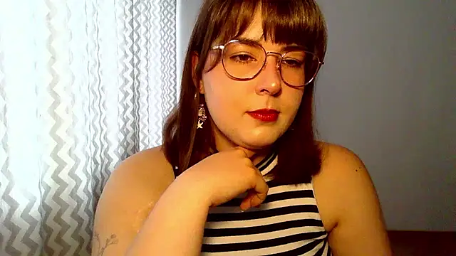Snapshot of ClaraHard chatting on 07.07.26 ClaraHard online show from 07.07.26