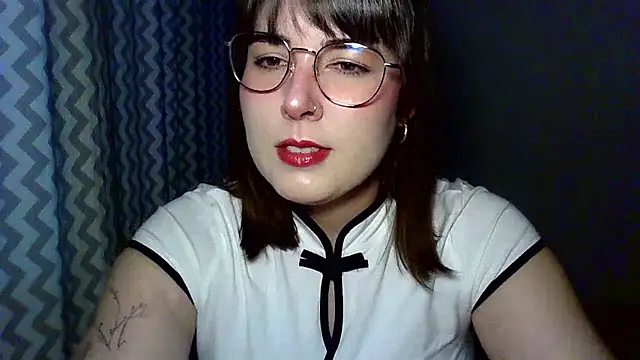 Snapshot of ClaraHard chatting on 07.08.26 ClaraHard online show from 07.08.26