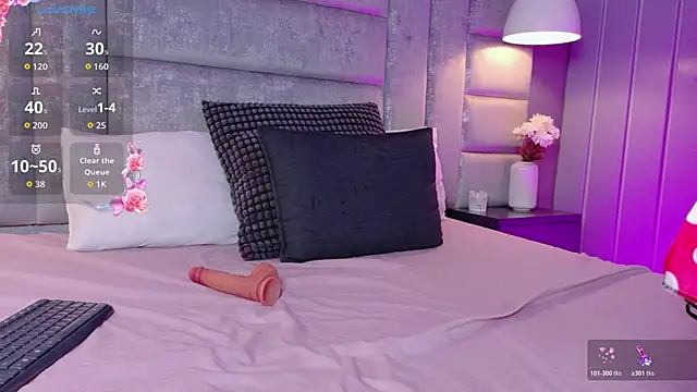 PaulaVegaa online show from 04.10.26