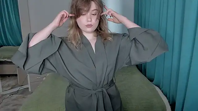 Snapshot of JennyHardy chatting on 07.15.26 JennyHardy online show from 07.15.26